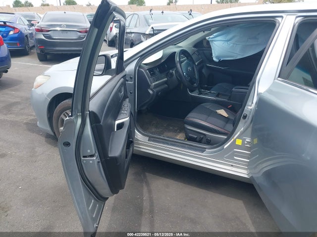 4T1BF1FK8FU038028 Toyota CAMRY SE