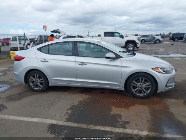 5NPD84LF6JH235976 Hyundai ELANTRA SEL