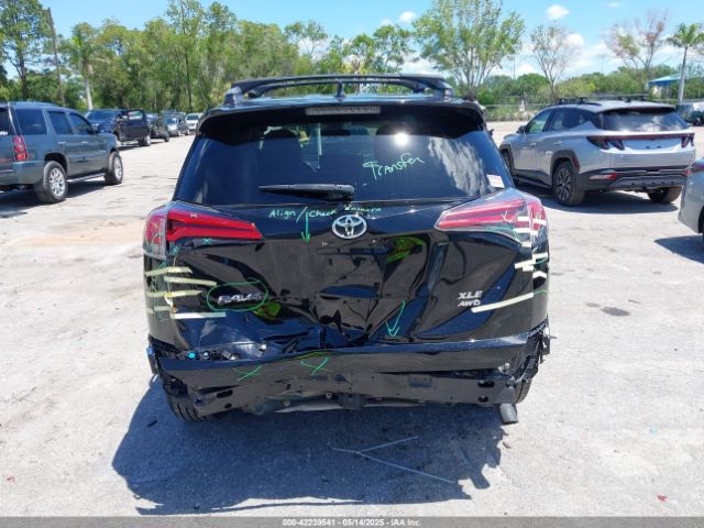2T3RFREV4JW753672 Toyota Rav4 Xle