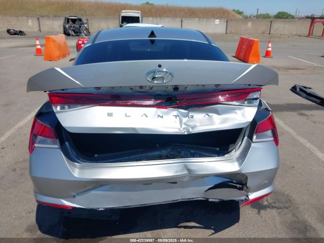 5NPLL4AG7MH011075 Hyundai ELANTRA SE
