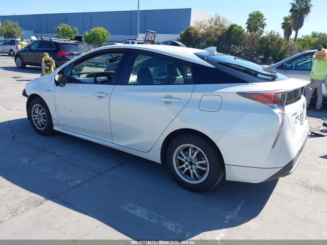 JTDKBRFU6G3021221 Toyota Prius Two