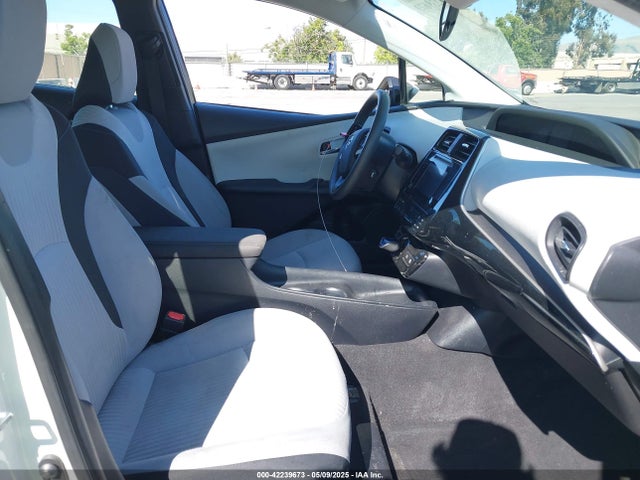 JTDKBRFU6G3021221 Toyota Prius Two