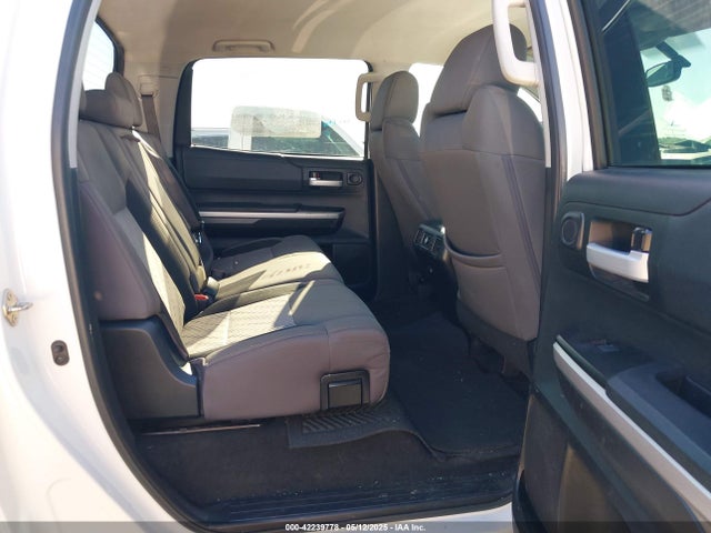 5TFDW5F17HX647916 Toyota Tundra Sr5 5.7l V8