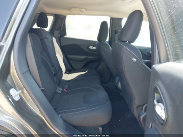 1C4PJMCB0GW123790 Jeep Cherokee Latitude