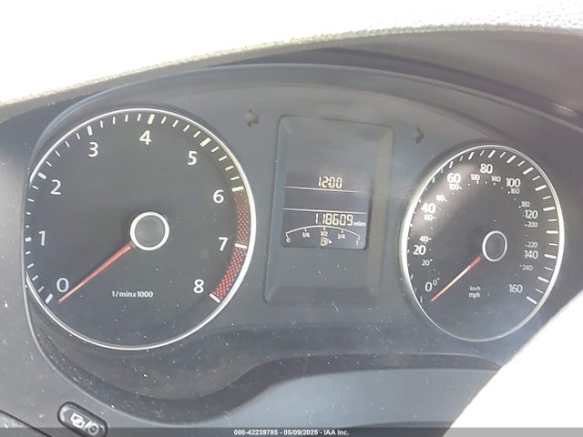3VWD17AJ6EM306717 Volkswagen Jetta 1.8t Se
