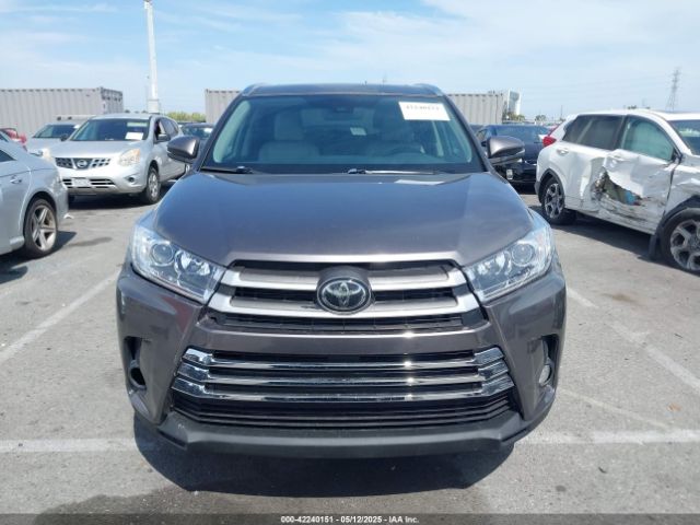 5TDJZRFH3JS861246 Toyota Highlander Xle
