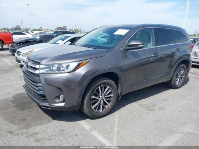 5TDJZRFH3JS861246 Toyota Highlander Xle