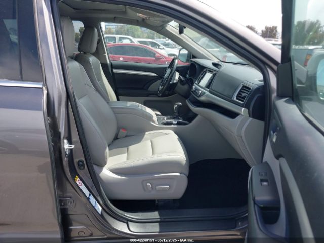 5TDJZRFH3JS861246 Toyota Highlander Xle