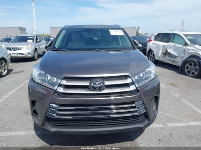 5TDJZRFH3JS861246 Toyota Highlander Xle