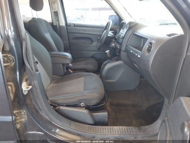 1C4NJPBA5GD562173 Jeep 2016