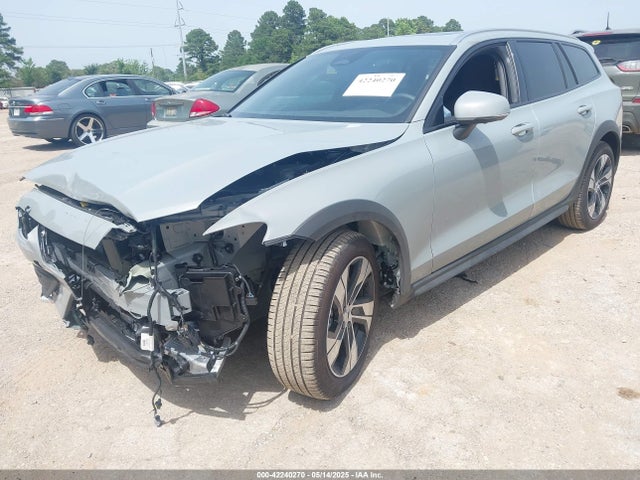 YV4L12WKXS2147672 Volvo V60 Cross Country B5 Plus