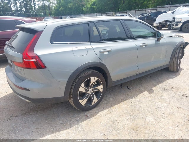 YV4L12WKXS2147672 Volvo V60 Cross Country B5 Plus
