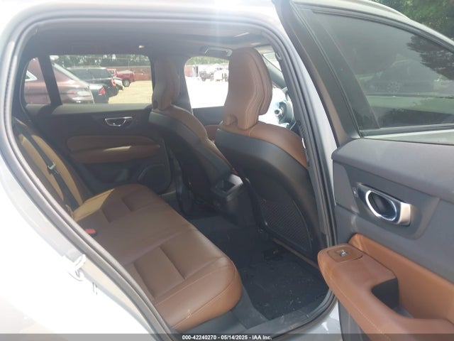 YV4L12WKXS2147672 Volvo V60 Cross Country B5 Plus