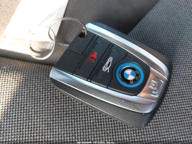 WBY8P4C5XK7D03005 BMW electric/2-cyl .gasoline