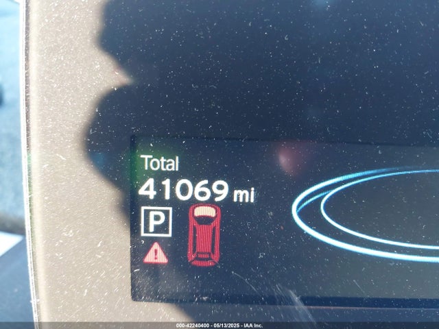 WBY8P4C5XK7D03005 BMW electric/2-cyl .gasoline