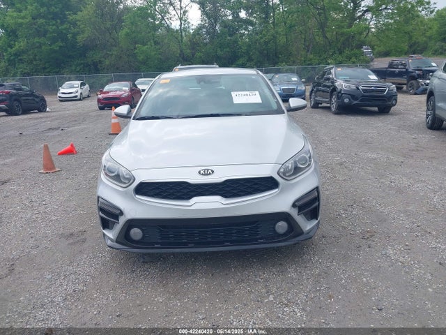 3KPF24AD9ME305796 KIA Forte Lxs