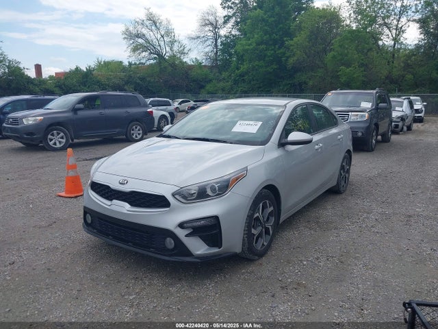 3KPF24AD9ME305796 KIA Forte Lxs