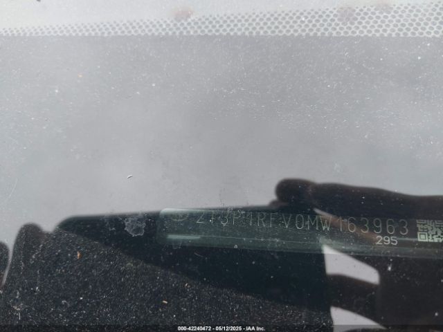 2T3P1RFV0MW163963 Toyota Rav4 Xle