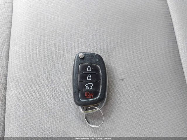 KM8J2CA46JU801488 Hyundai TUCSON SE