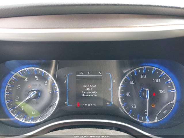 2C4RC1BG1HR516142 Chrysler 2017