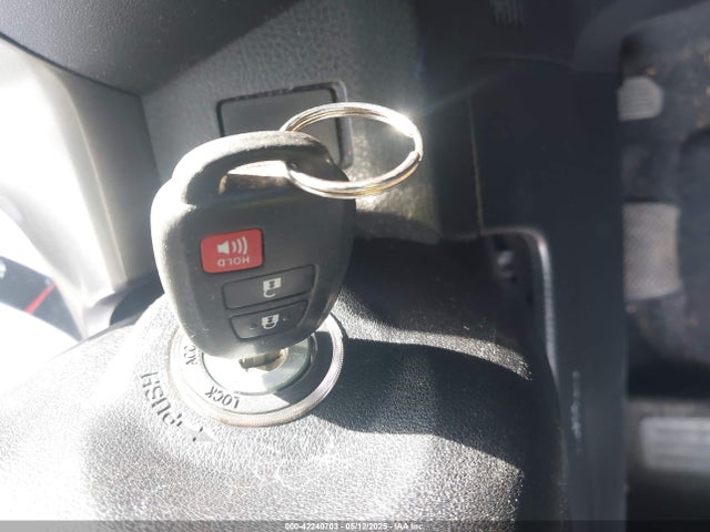 Toyota RAV4 LE 2016 JTMBFREV2GJ095200 Image 11