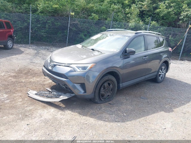 Toyota RAV4 LE 2016 JTMBFREV2GJ095200 Image 2