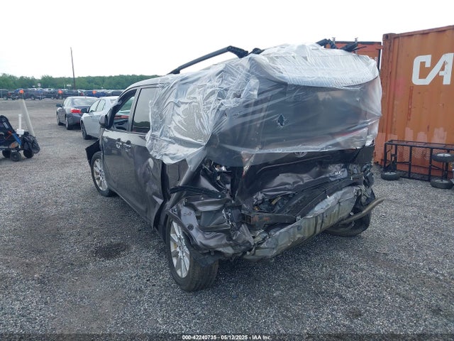 5TDDK3DC4FS113277 Toyota Sienna Xle Premium 7 Passenger