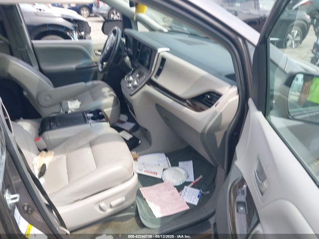 5TDDK3DC4FS113277 Toyota Sienna Xle Premium 7 Passenger