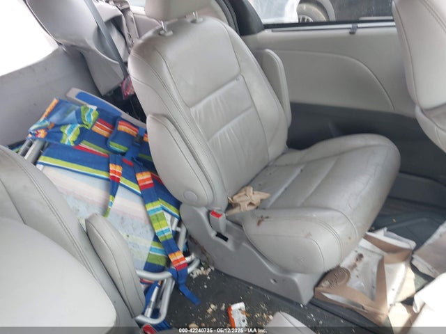 5TDDK3DC4FS113277 Toyota Sienna Xle Premium 7 Passenger