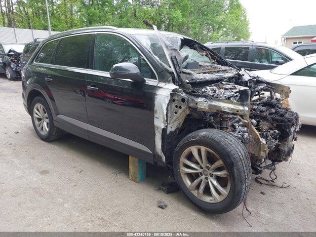 2017 AUDI Q7 WA1LHAF77HD053258 Photo 0