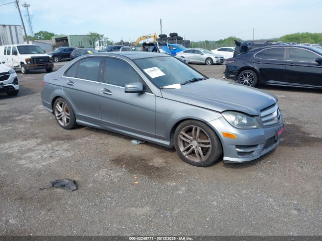 2012 MERCEDES-BENZ C 300 WDDGF8BB7CR201054 Photo 0