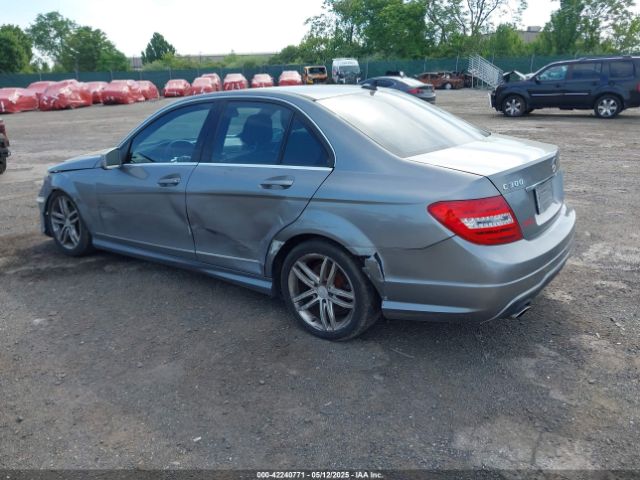 2012 MERCEDES-BENZ C 300 WDDGF8BB7CR201054 Photo 2