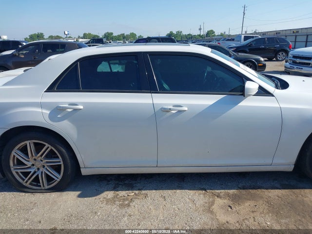 2C3CCABG2EH322943 Chrysler 300 300s