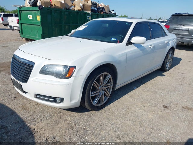 2C3CCABG2EH322943 Chrysler 300 300s