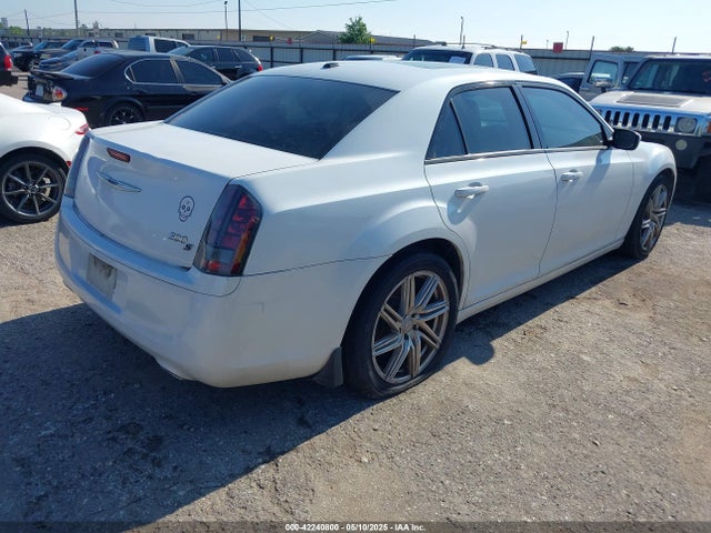 2C3CCABG2EH322943 Chrysler 300 300s