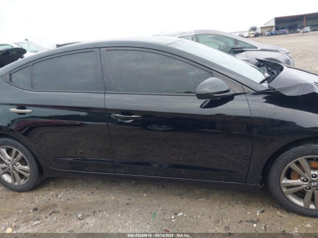 5NPD84LF6HH032242 Hyundai ELANTRA SE