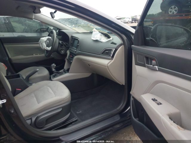 5NPD84LF6HH032242 Hyundai ELANTRA SE