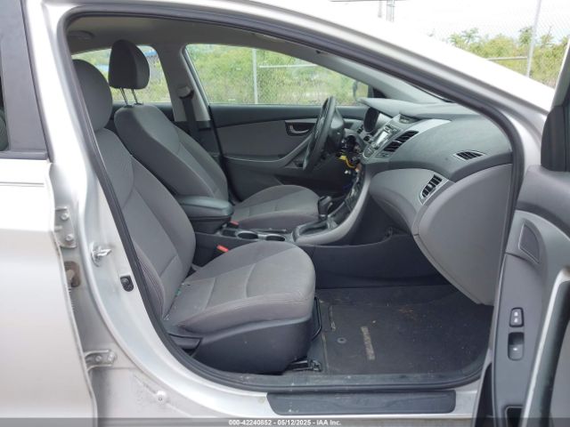 5NPDH4AEXGH757660 Hyundai ELANTRA SE