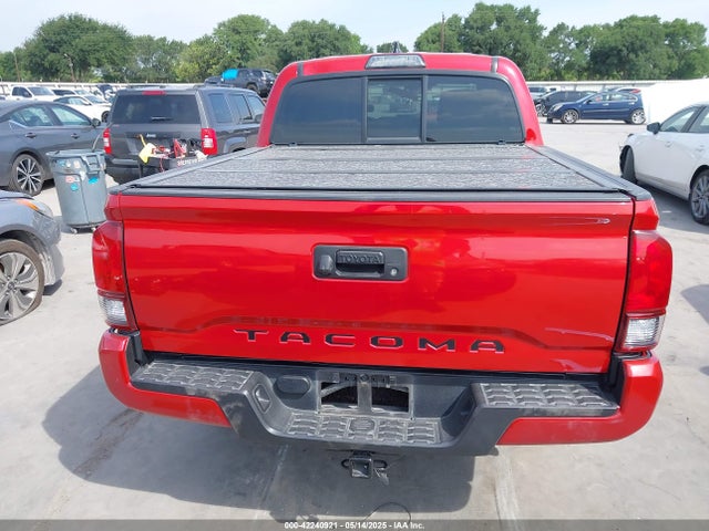 5TFAX5GN7JX130316 Toyota Tacoma Sr