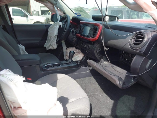 5TFAX5GN7JX130316 Toyota Tacoma Sr