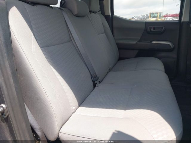 3TYAX5GN4NT041089 Toyota Tacoma Sr5