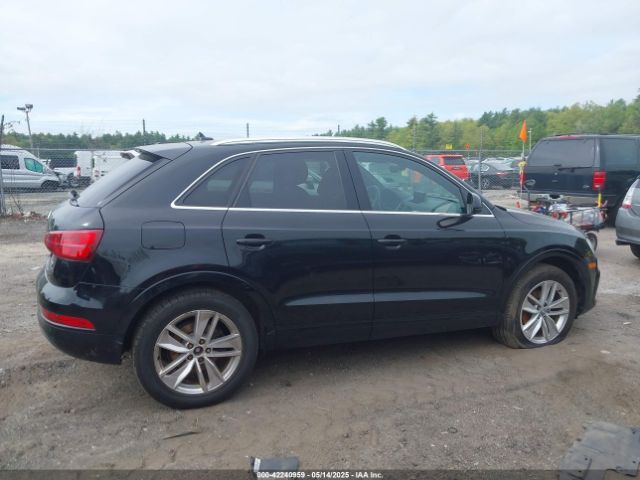 WA1JCCFS2HR002405 Audi Q3 2.0t Premium