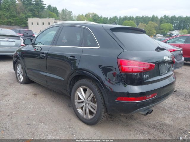 WA1JCCFS2HR002405 Audi Q3 2.0t Premium