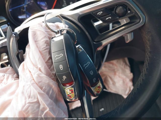 2018 PORSCHE MACAN WP1AA2A51JLB07354 Photo 10