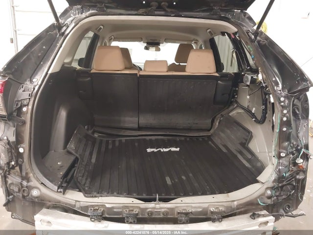 2T3G1RFV1LW104628 Toyota RAV4 LE