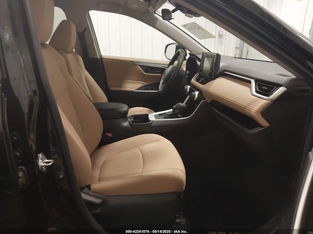 2T3G1RFV1LW104628 Toyota RAV4 LE