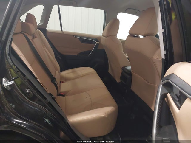 2T3G1RFV1LW104628 Toyota RAV4 LE