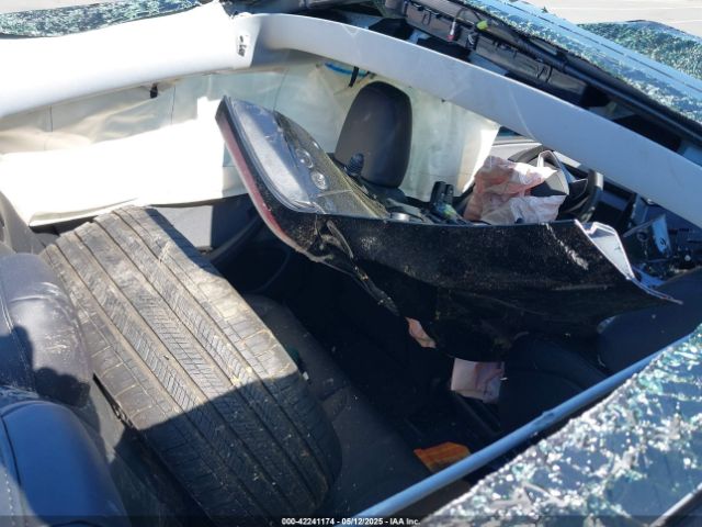 2025 TESLA MODEL 3 5YJ3E1EAXSF927128 Photo 7