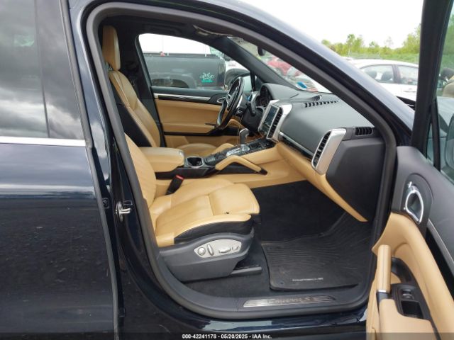 2017 PORSCHE CAYENNE WP1AB2A24HLA53402 Photo 4