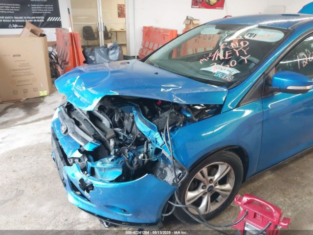 1FADP3F27EL262326 Ford FOCUS SE